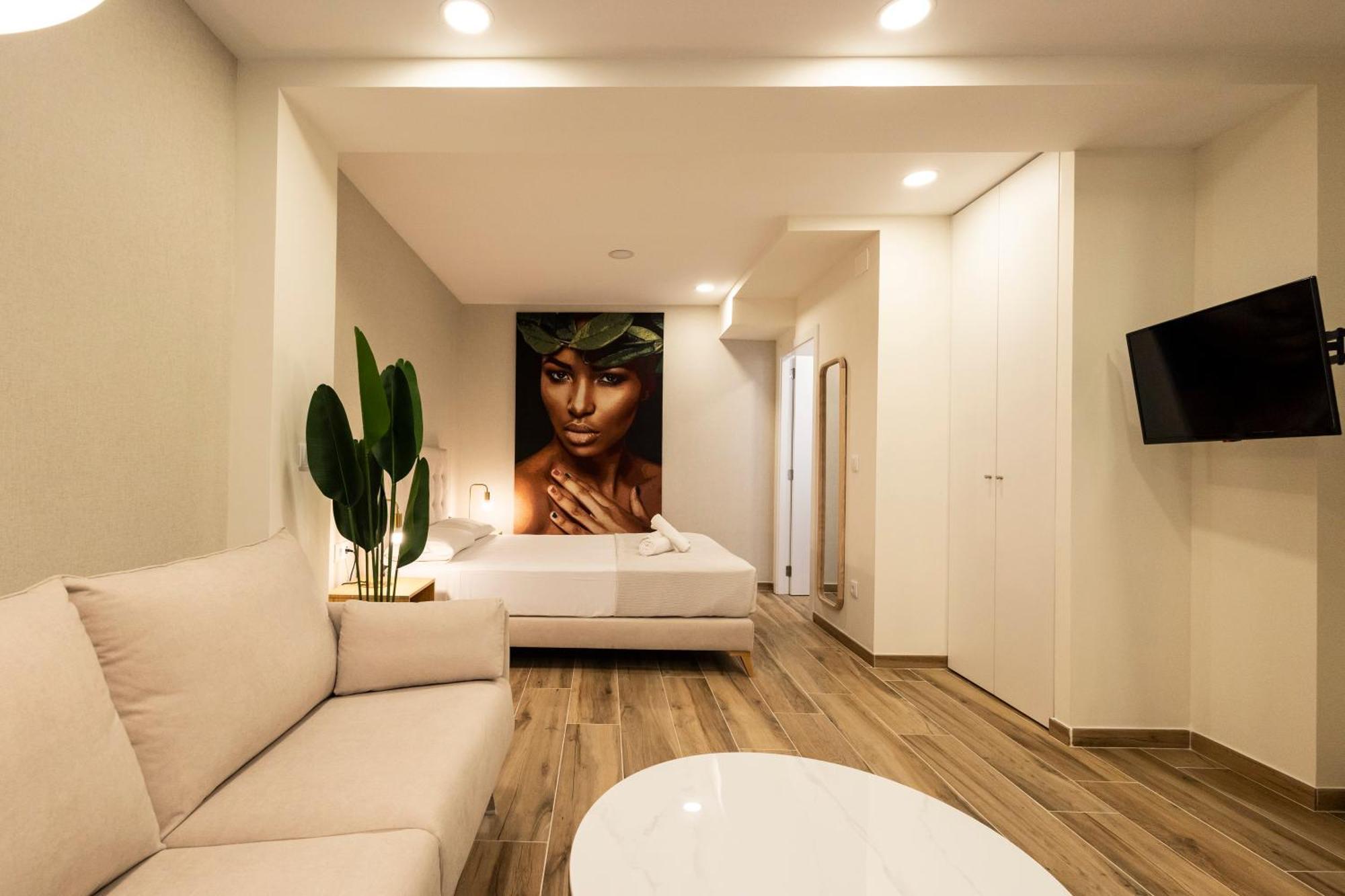 Cortes Suites By Concept Flats บาเลนเซีย ภายนอก รูปภาพ