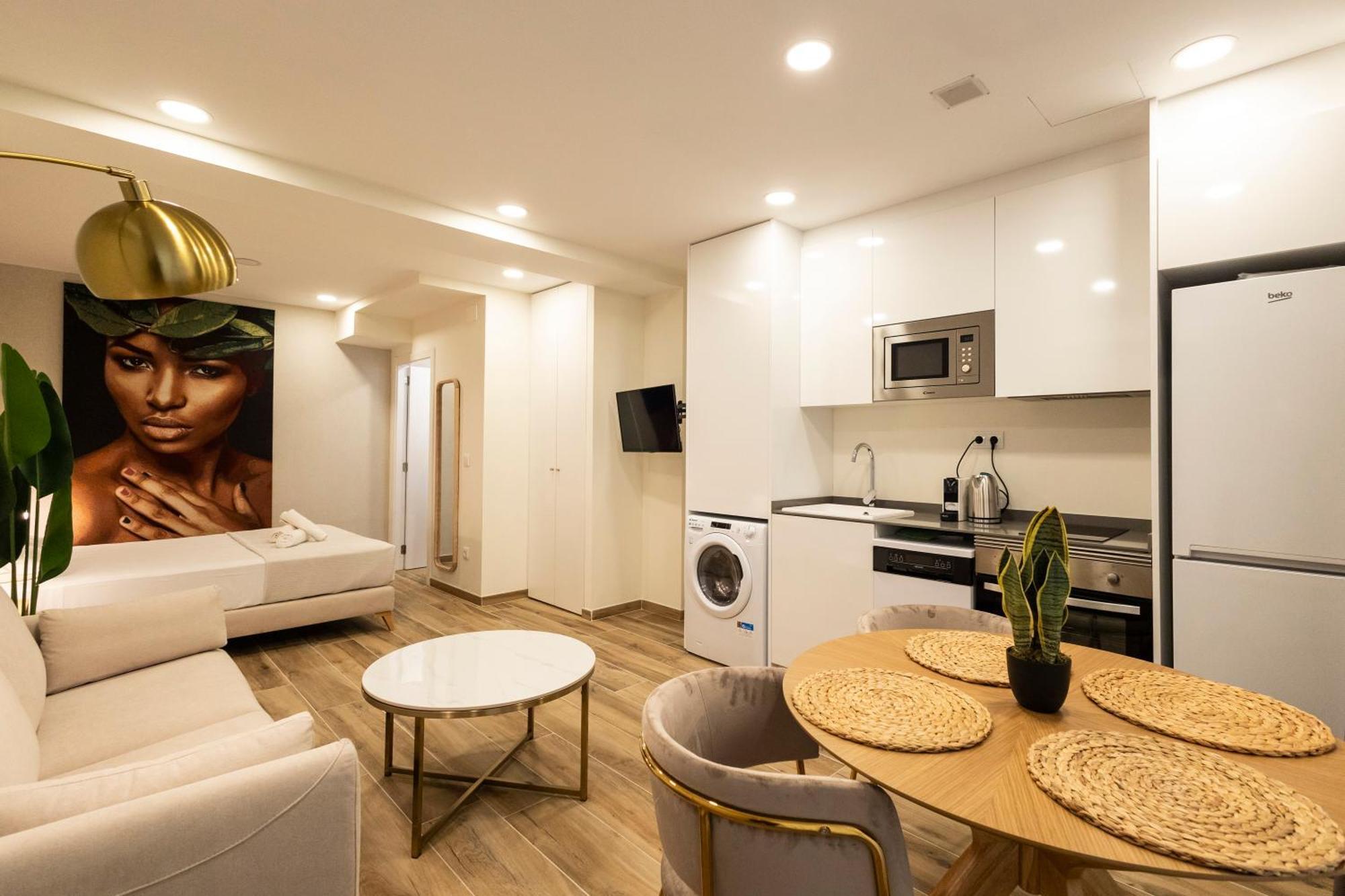 Cortes Suites By Concept Flats บาเลนเซีย ภายนอก รูปภาพ