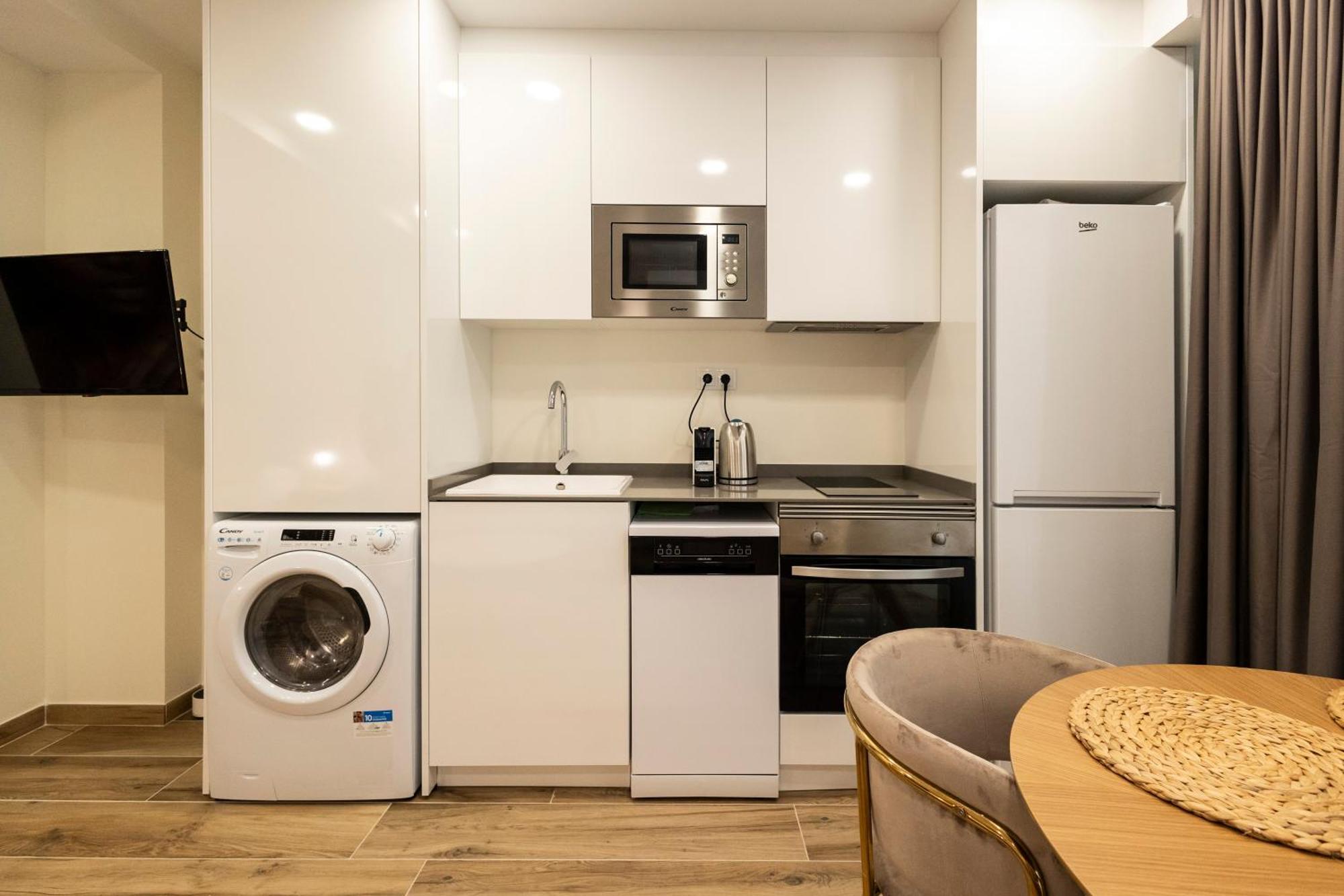 Cortes Suites By Concept Flats บาเลนเซีย ภายนอก รูปภาพ