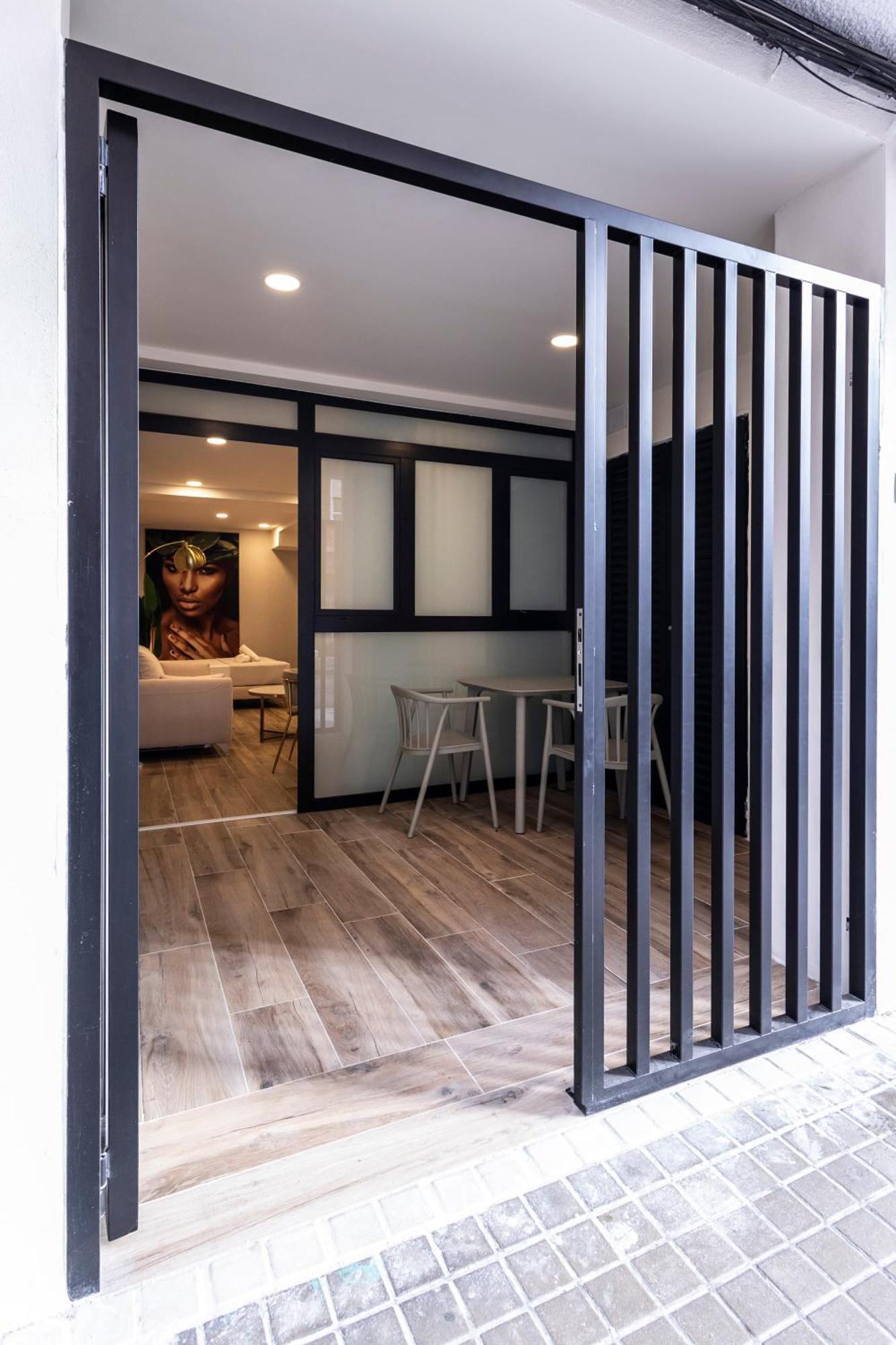 Cortes Suites By Concept Flats บาเลนเซีย ภายนอก รูปภาพ