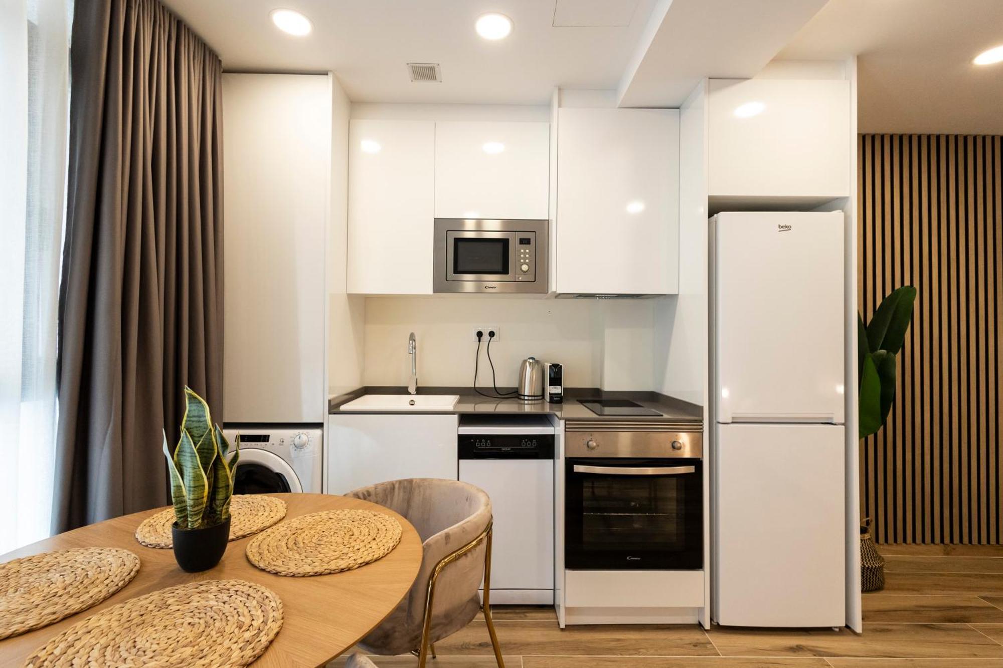 Cortes Suites By Concept Flats บาเลนเซีย ภายนอก รูปภาพ