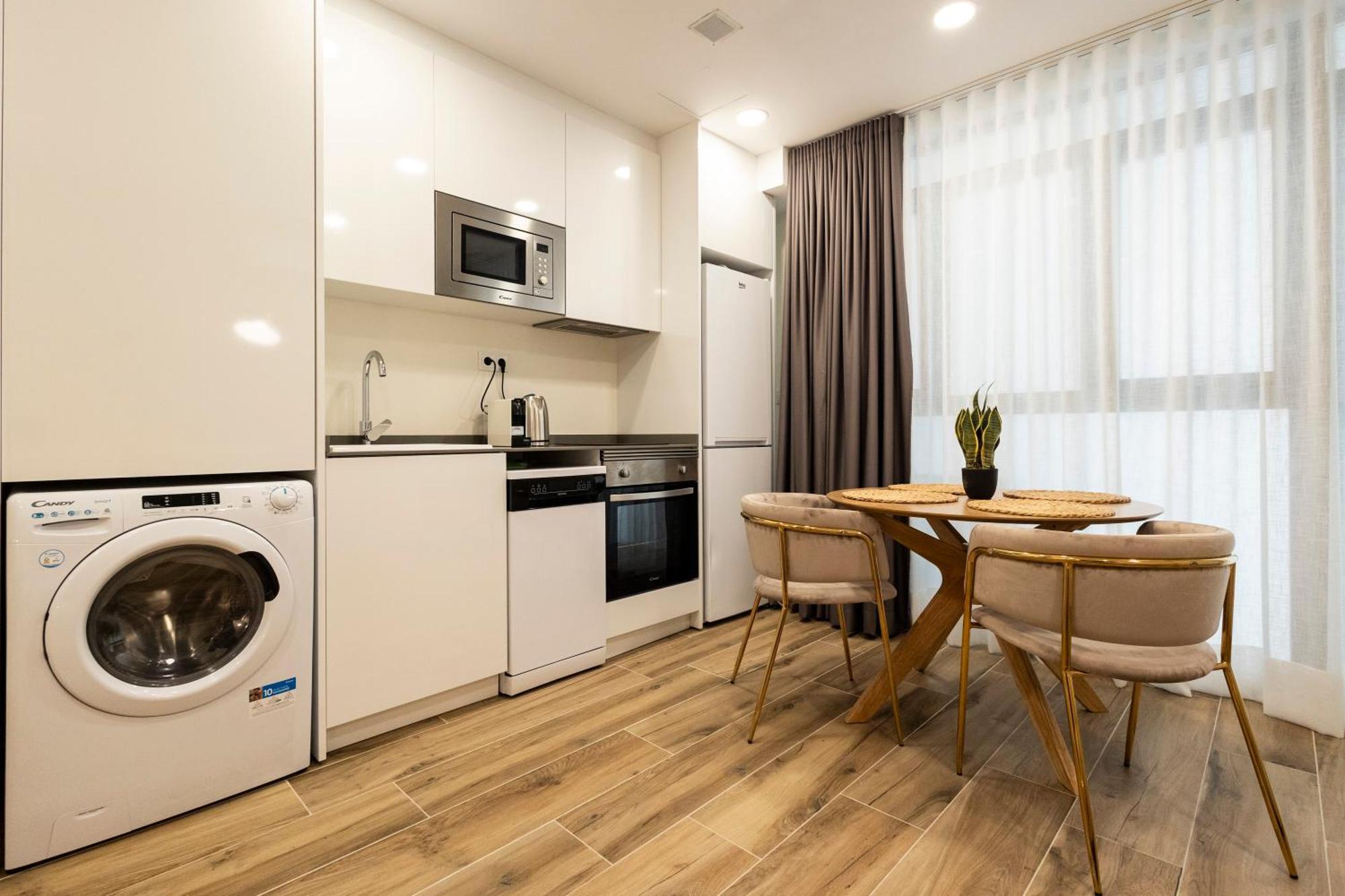 Cortes Suites By Concept Flats บาเลนเซีย ภายนอก รูปภาพ